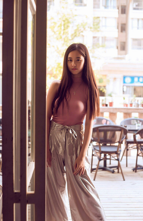 女运动员突破:台球赛场的女性力量,女打台球冠军